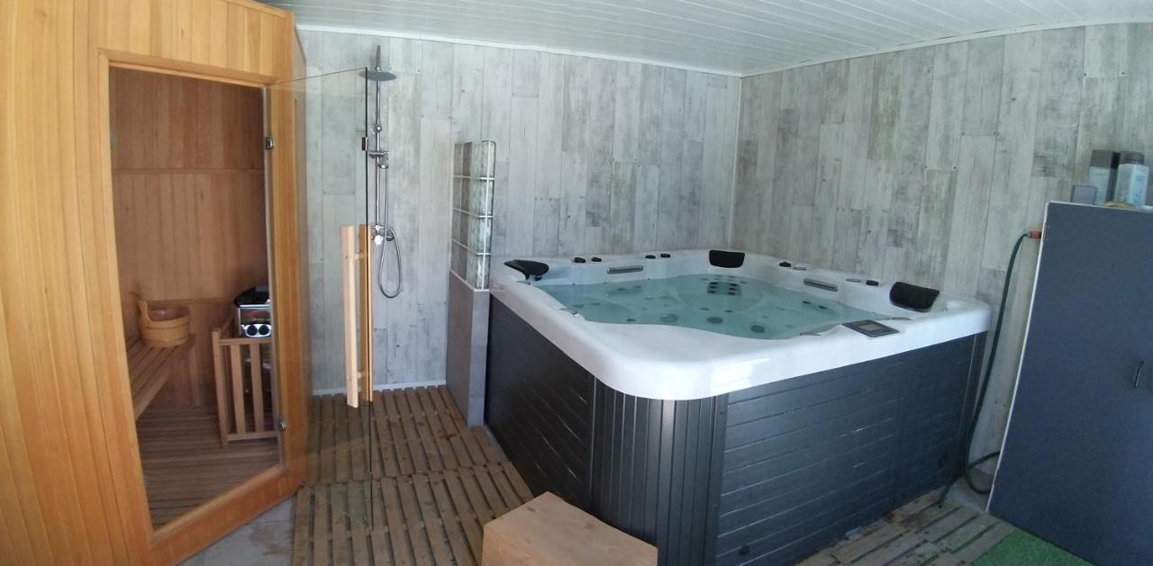 Bed and Breakfast La Resiniere Salles  Zewnętrze zdjęcie